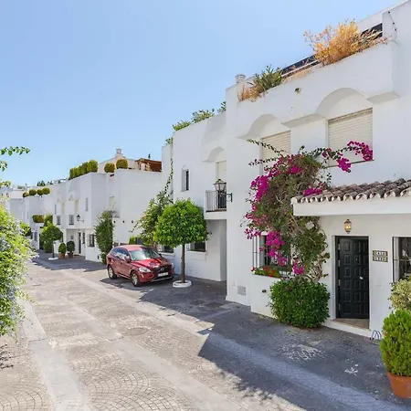 Charming Beachside Townhouse In San Pedro A Lovely Retreat Steps From The Shore *