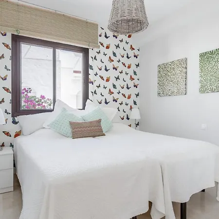 Charming Beachside Townhouse In San Pedro A Lovely Retreat Steps From The Shore Holiday home