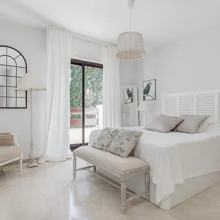 Charming Beachside Townhouse In San Pedro A Lovely Retreat Steps From The Shore Holiday home