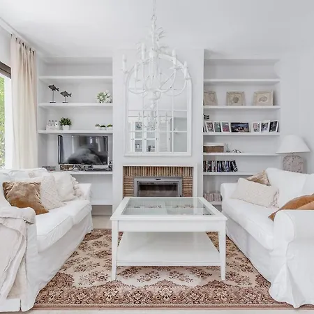 Charming Beachside Townhouse In San Pedro A Lovely Retreat Steps From The Shore Marbella